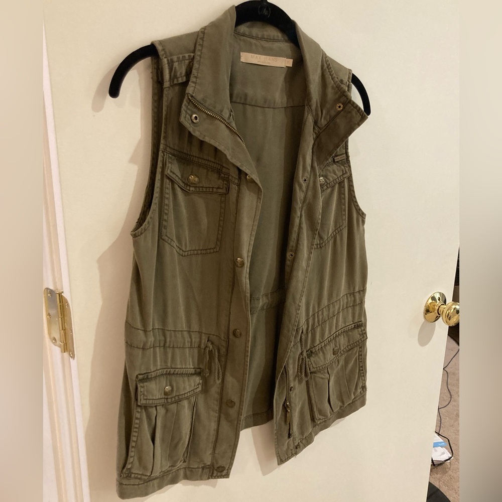 military green vest EUC-worn a few times &got compliments!